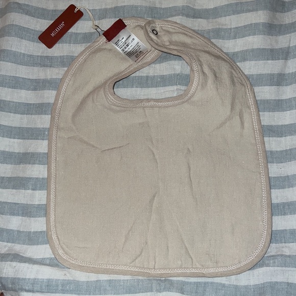 Linen Milkbarn Giraffe Bib - Picture 3 of 4